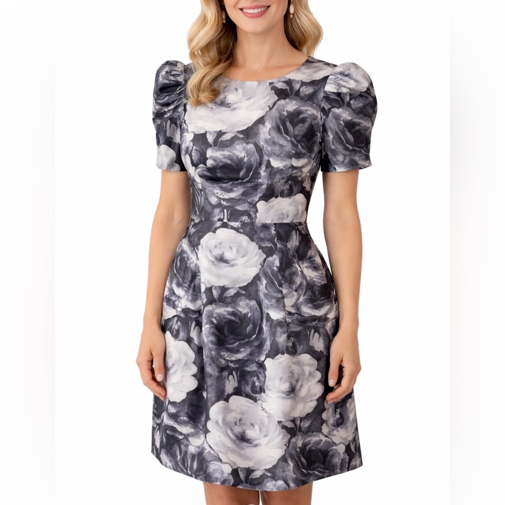 NWT. Asian Couture Designer SIXDO. Roses cocktail dress.